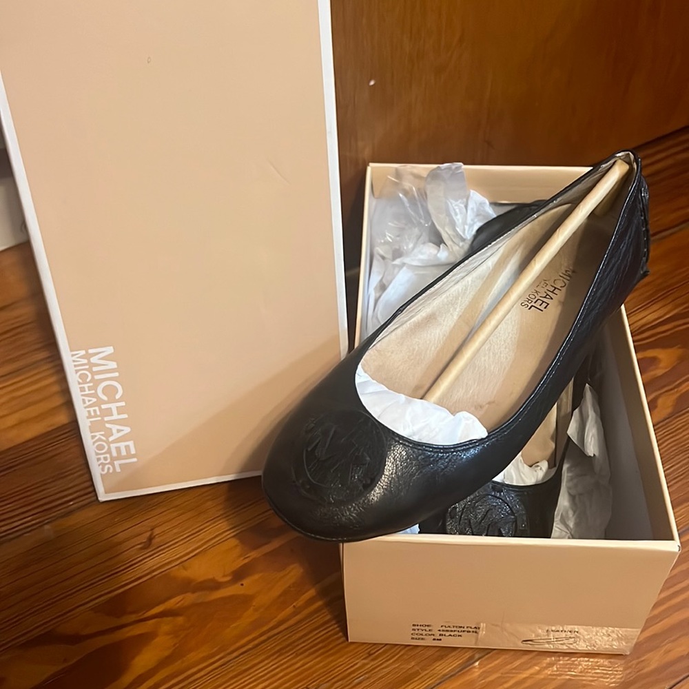Michael kors flats. Size 8